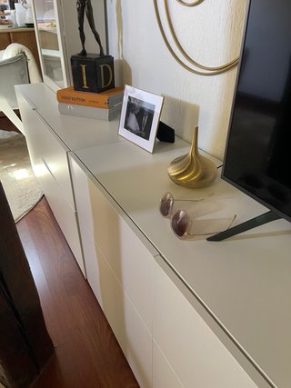 Mueble de salón madera y cristal