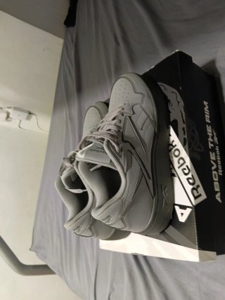 Reebok grises, usadas 1 vez