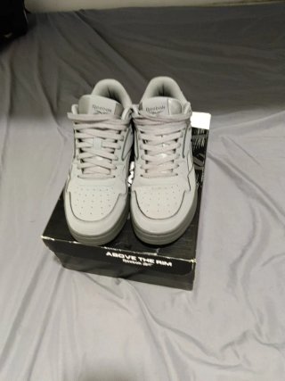 Reebok grises, usadas 1 vez