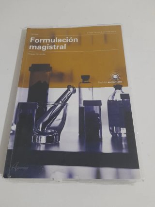 Libros de 2 Grado medio Farmacia y Parafarmacia