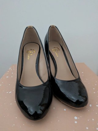 Zapatos de tacón charol negros
