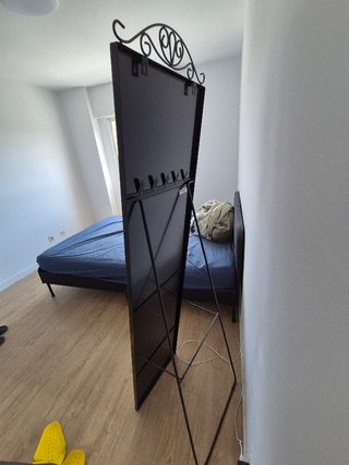 Espejo de pie IKEA negro