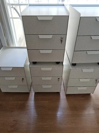 Cajonera Trotten de Ikea