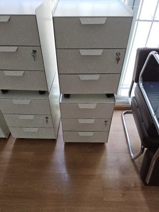 Cajonera Trotten de Ikea