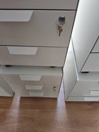 Cajonera Trotten de Ikea