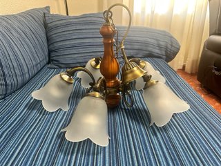 Lámpara de techo de madera y metal
