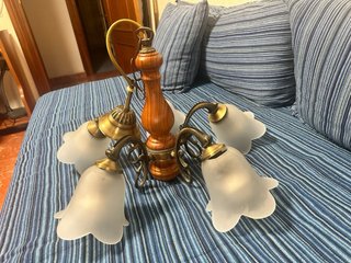 Lámpara de techo de madera y metal