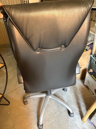 Silla de oficina ergonómica negra