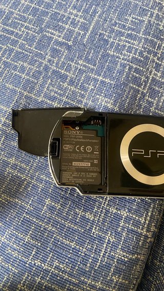 PSP Piano Black + 3 Juegos sin batería