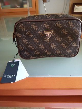 Bolso Guess Marrón y Negro