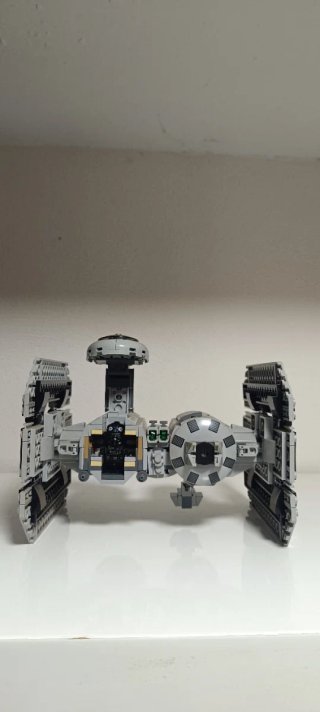 Nave de construcción gris y negra De lego