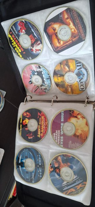 Estuche con 101 Películas y series DVD