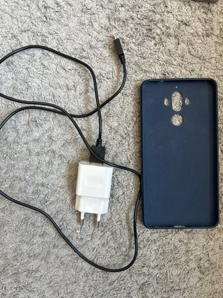 Móvil Huawei Mate 9 con cargador,funda y caja