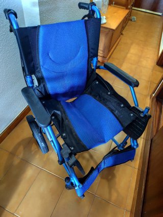 Silla de ruedas plegable