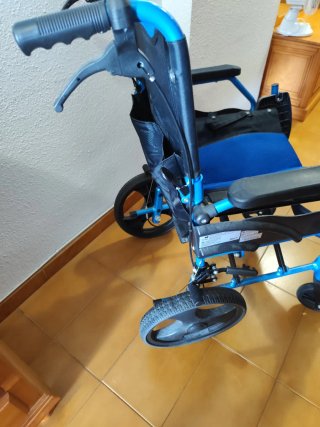 Silla de ruedas plegable
