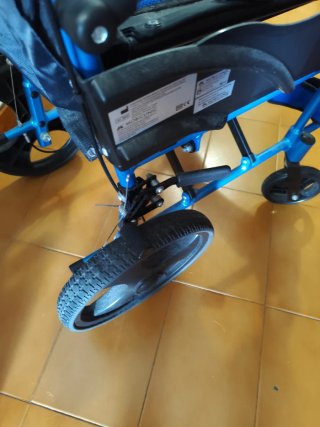 Silla de ruedas plegable