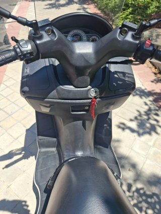 Suzuki Burgman 200 Blanca