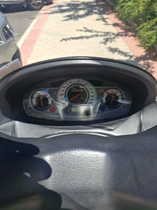 Suzuki Burgman 200 Blanca