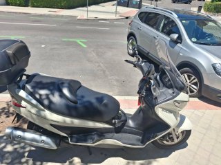 Suzuki Burgman 200 Blanca
