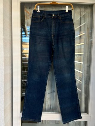 Pantalón vaquero oscuro mujer