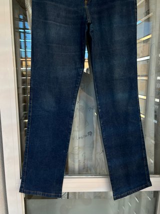 Pantalón vaquero oscuro mujer