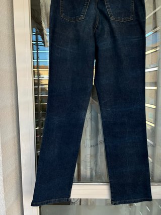 Pantalón vaquero oscuro mujer