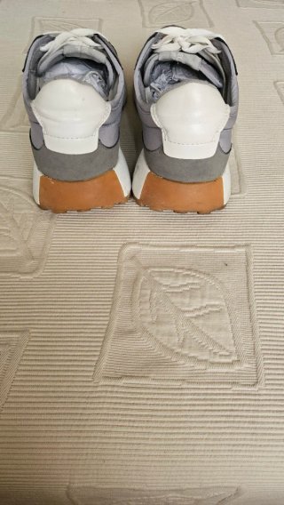 Zapatillas Pull&Bear grises y blancas