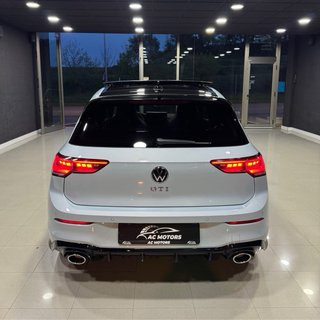 Volkswagen Golf 8.5 GTI 2.0 TSI 300cv Clubsport