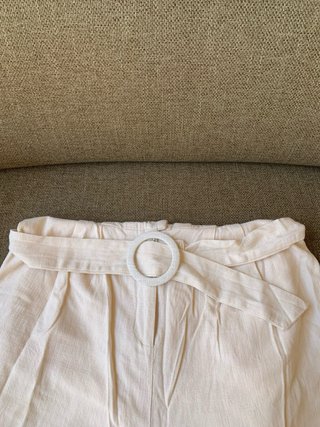Mono corto beige de la marca Muse