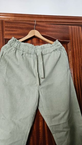 Pantalón Zara verde