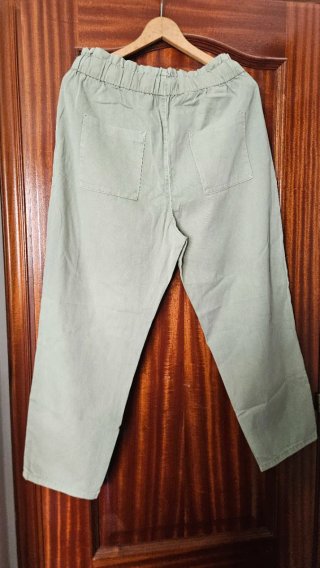 Pantalón Zara verde