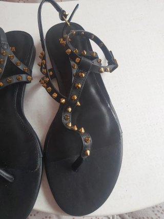 Sandalias Zara Piel Talla 36 Tachuelas Doradas