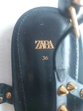 Sandalias Zara Piel Talla 36 Tachuelas Doradas