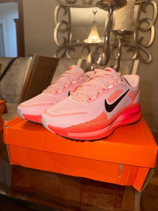 Nike Vomero 18