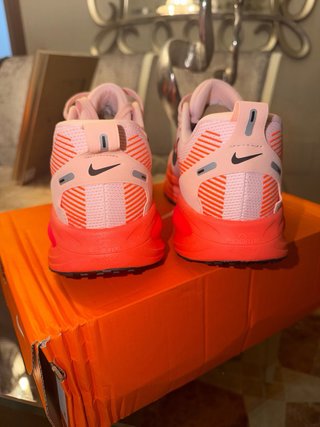 Nike Vomero 18