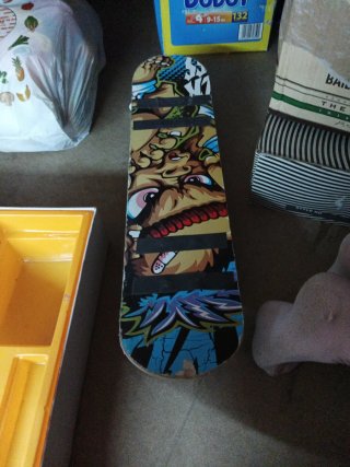 Mini patin con diseño de monstruo