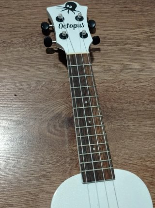 Ukelele Octopus Blanco Brillante