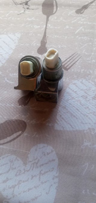 Bisagras Roca Dama Senso