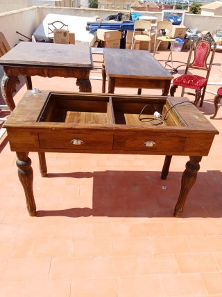 Mesa de madera para tienda