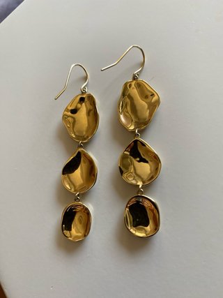 Pendientes largos oro y plata color dorado 6,5 cm
