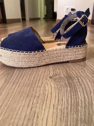 Sandalias cuña azul