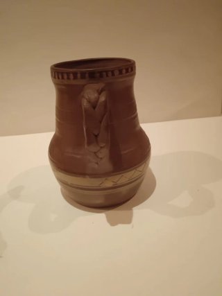 Jarra de barro artesanal