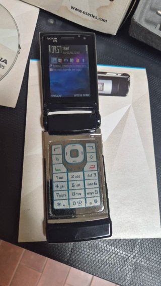 Nokia N76 in scatola