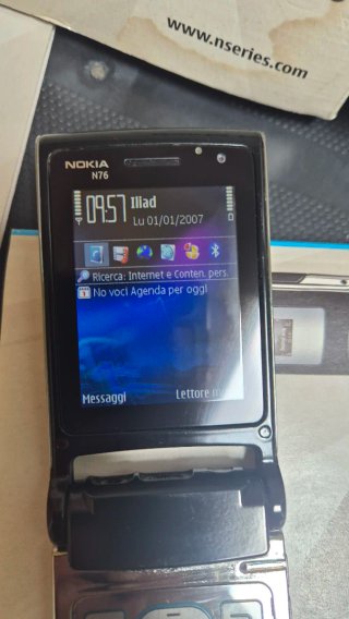 Nokia N76 in scatola