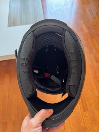 Casco de moto Premier negro y rojo