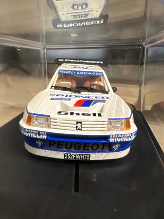 Coche Slot Peugeot 205 T16 Pioneer