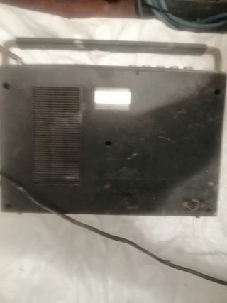 Radio Cassette Riverton Plata y Negro funciona