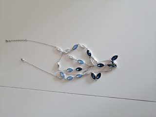 Pendientes Azules y Plateados, colgante y pulsera.