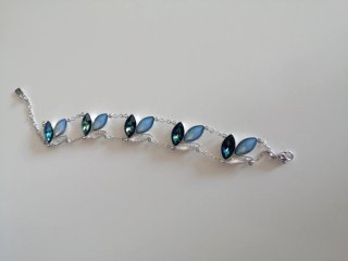 Pendientes Azules y Plateados, colgante y pulsera.