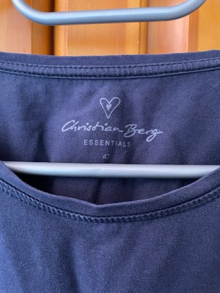 Camiseta Christian Berg azul con erizos
